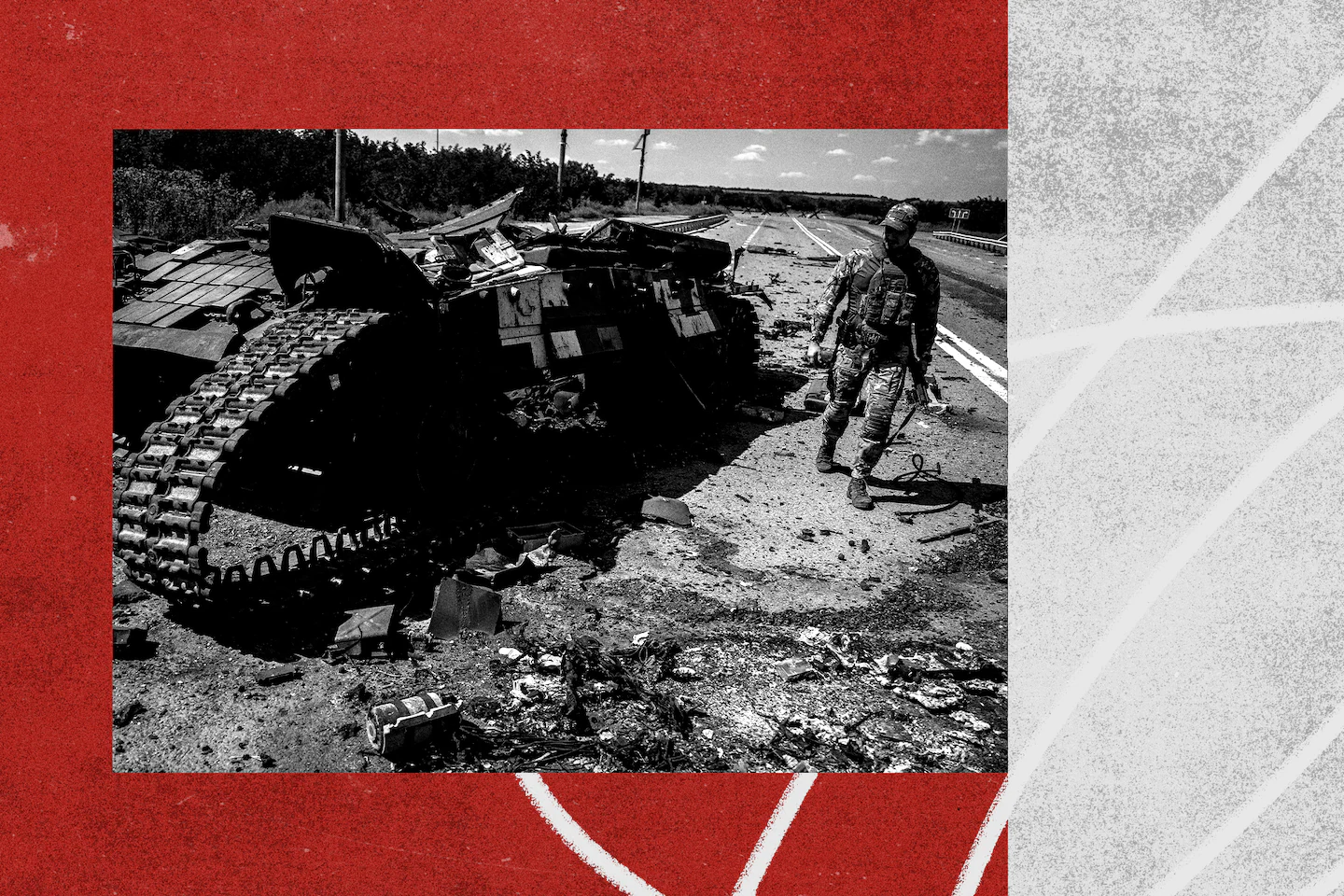 Український солдат проходить біля знищеного українського танка під Роботиним 25 серпня, за три дні до того, як 47-ма оголосить про звільнення села.